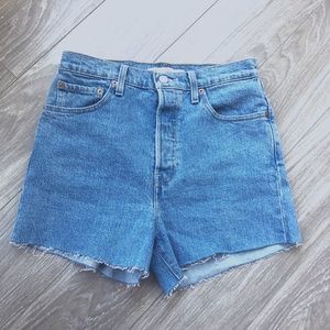 Levi Ribcage Short (27) - New